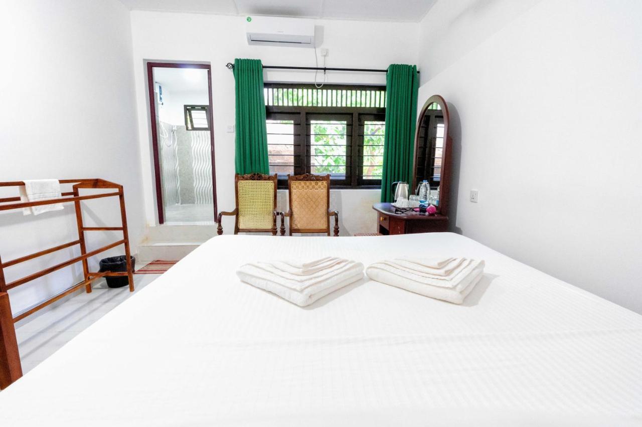 Water Front Home Stay And Resort Holambra Exterior foto