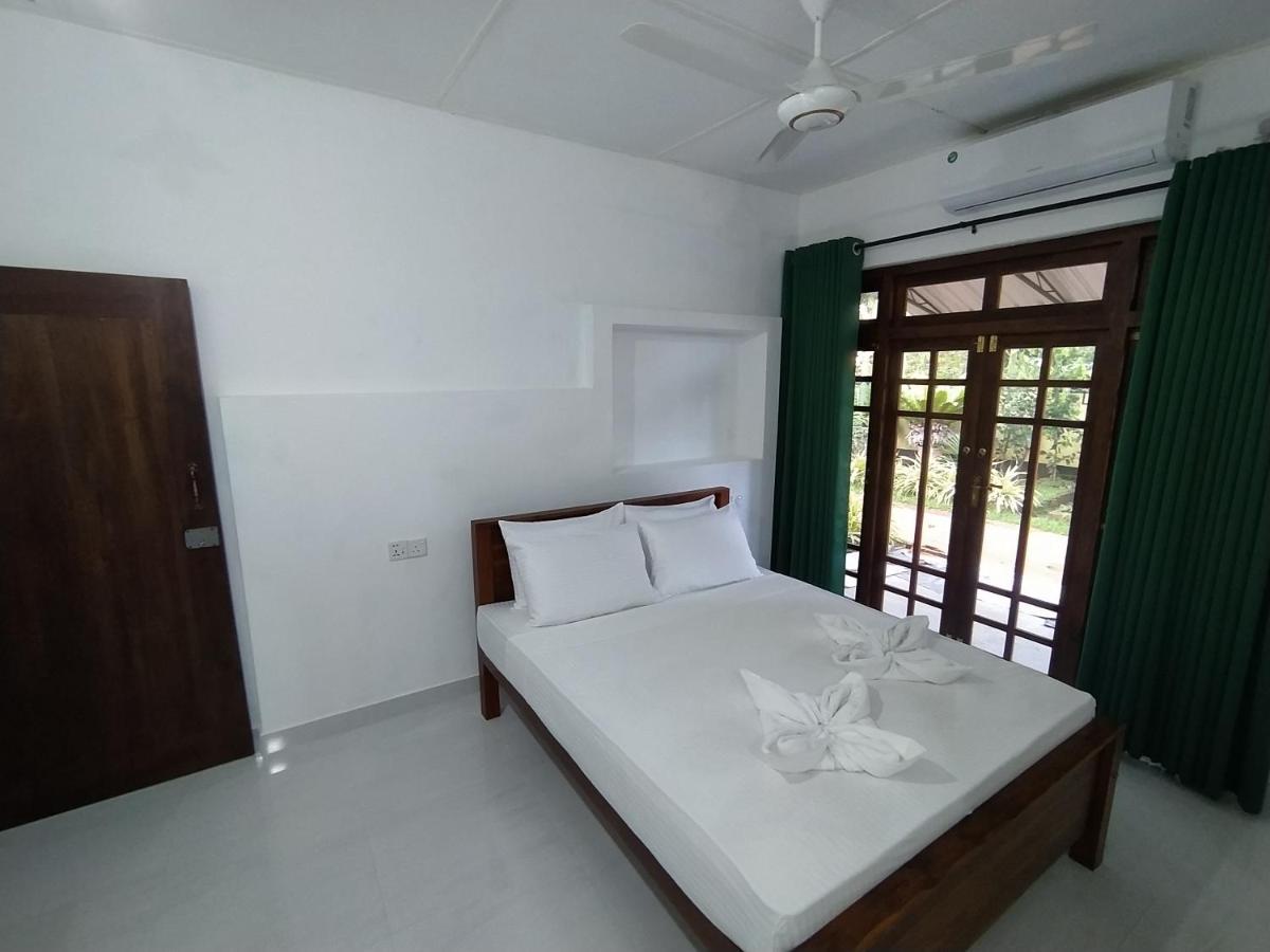 Water Front Home Stay And Resort Holambra Exterior foto