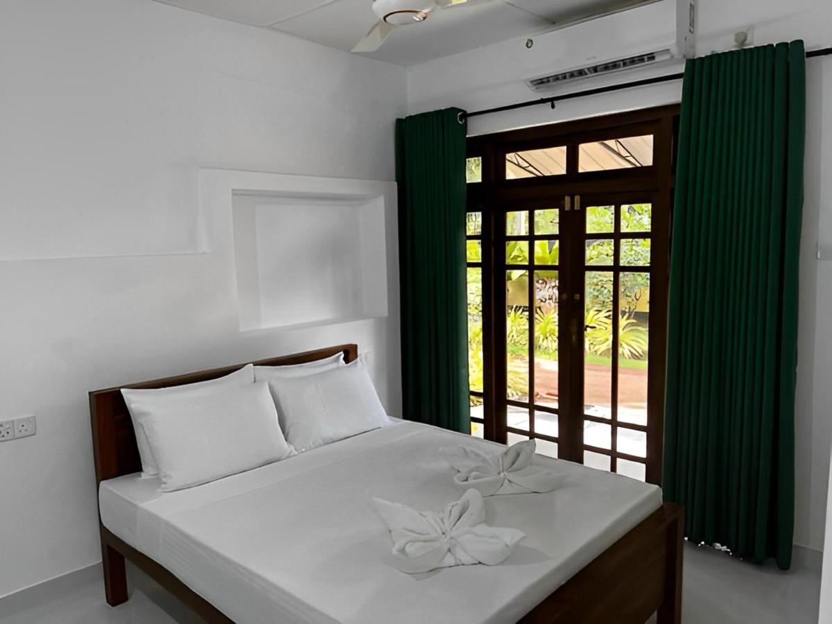 Water Front Home Stay And Resort Holambra Exterior foto