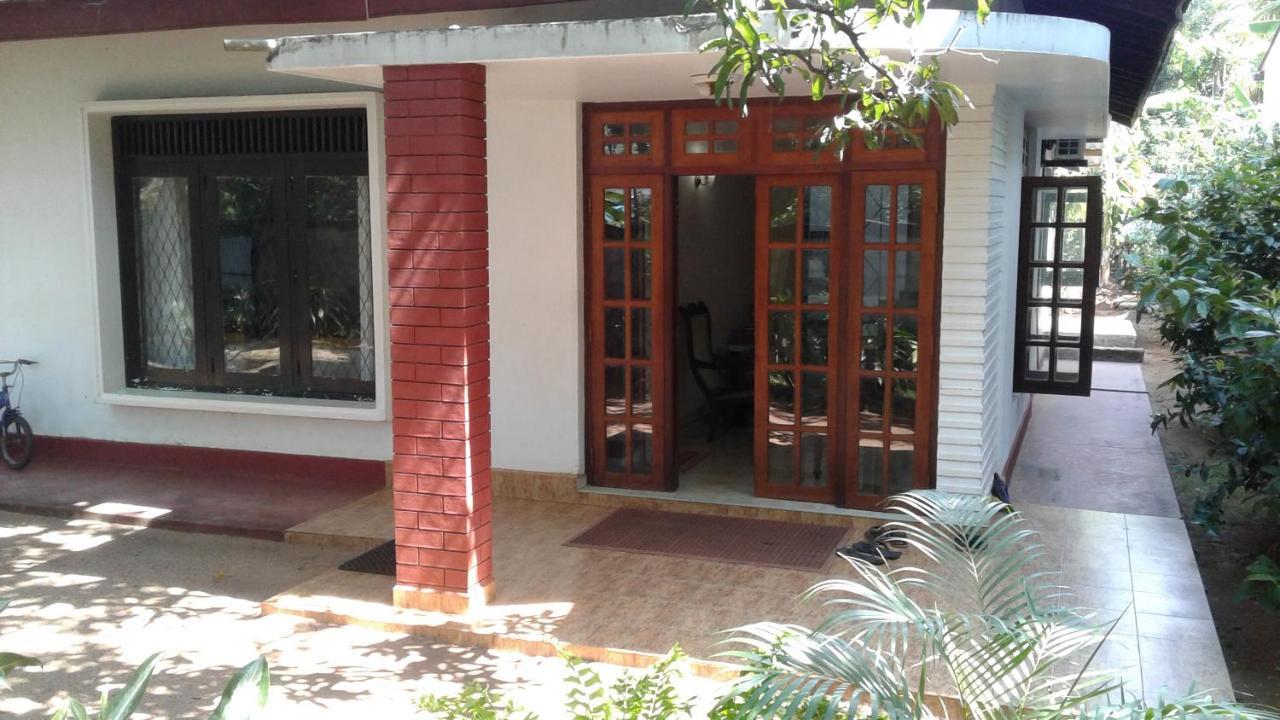 Water Front Home Stay And Resort Holambra Exterior foto