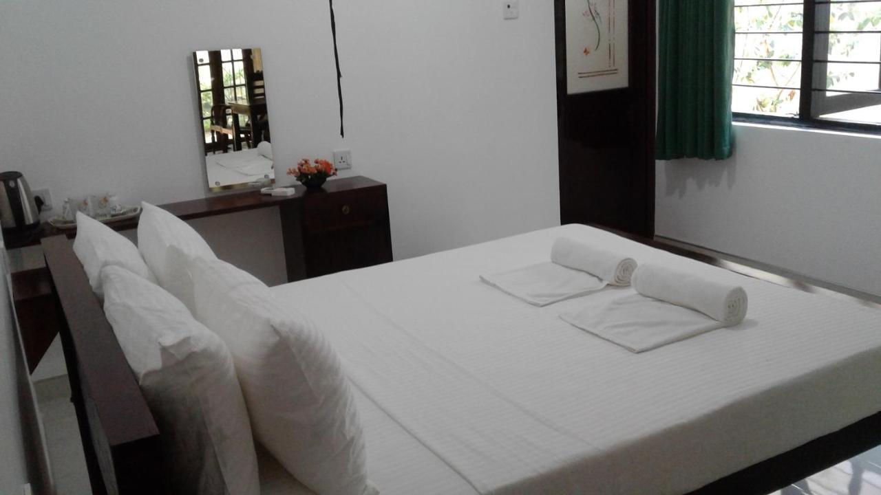 Water Front Home Stay And Resort Holambra Exterior foto