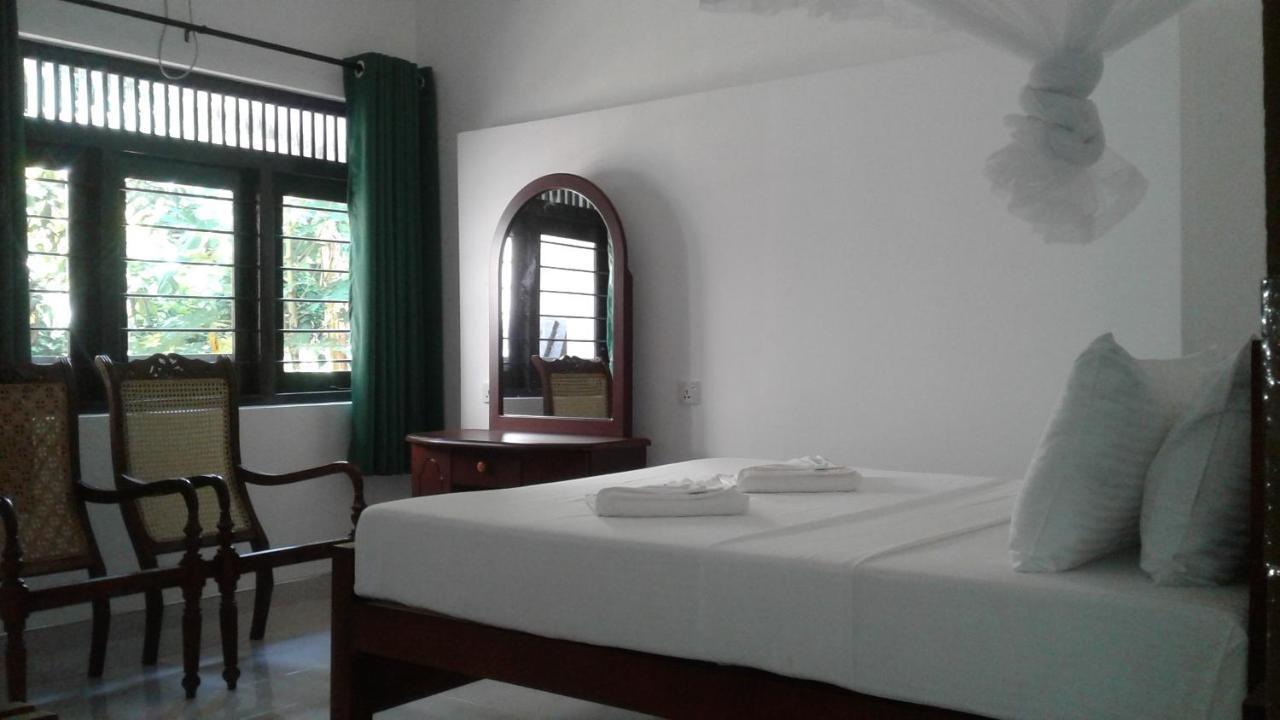 Water Front Home Stay And Resort Holambra Exterior foto