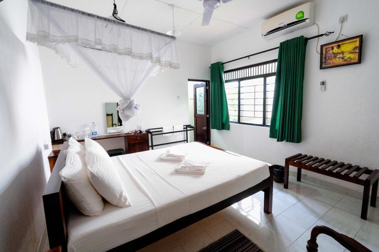 Water Front Home Stay And Resort Holambra Exterior foto